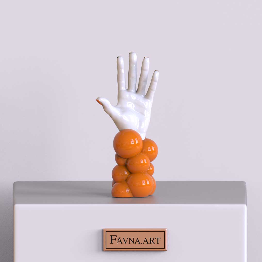 Statuetta Mano di "Pensieri" in arancione