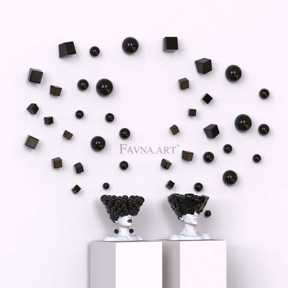 Сomposition sculpturale conceptuelle contemporaine - Pensées, avec 2 sculptures et 40 éléments muraux