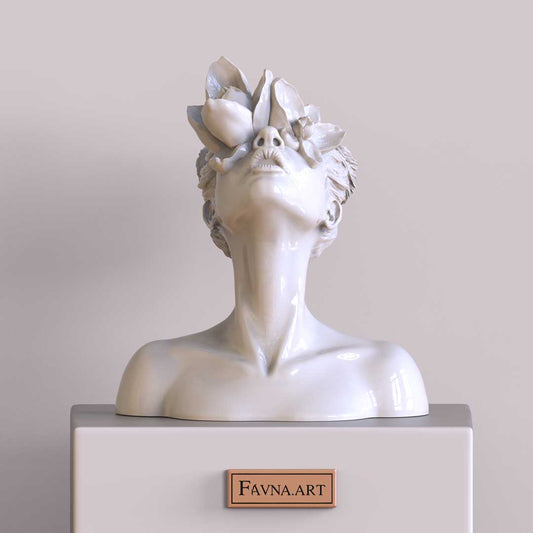 Scultura "Figlia del Fauno" bianca 