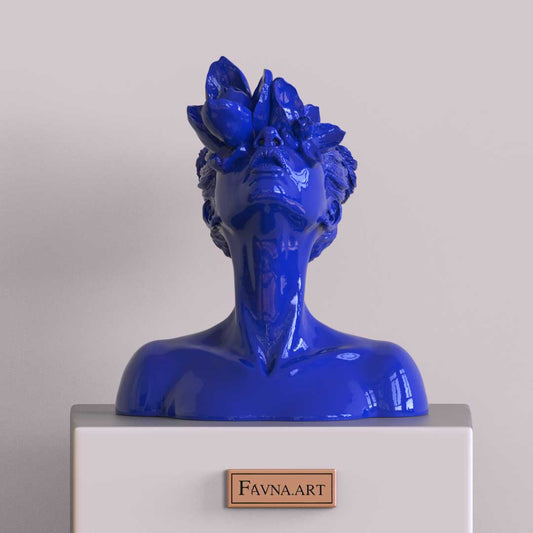 Scultura "Figlia del Fauno" in blu 