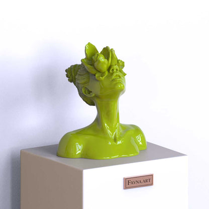 Scultura "Figlia del Fauno" in colore lime