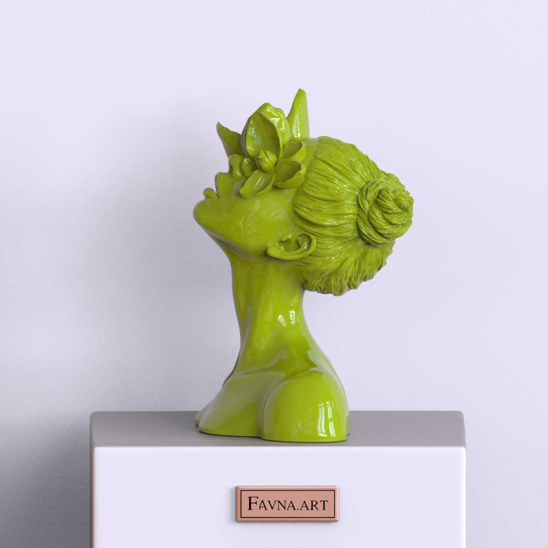 Scultura "Figlia del Fauno" in colore lime