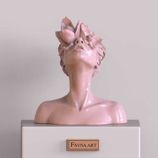 Scultura "Figlia di Fauno" in rosa nuvolato 