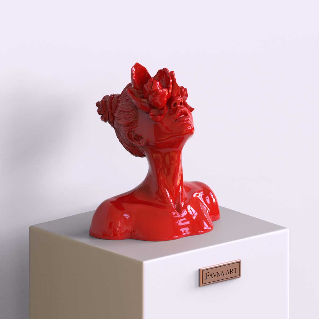 Scultura "Figlia del Fauno" in rosso 