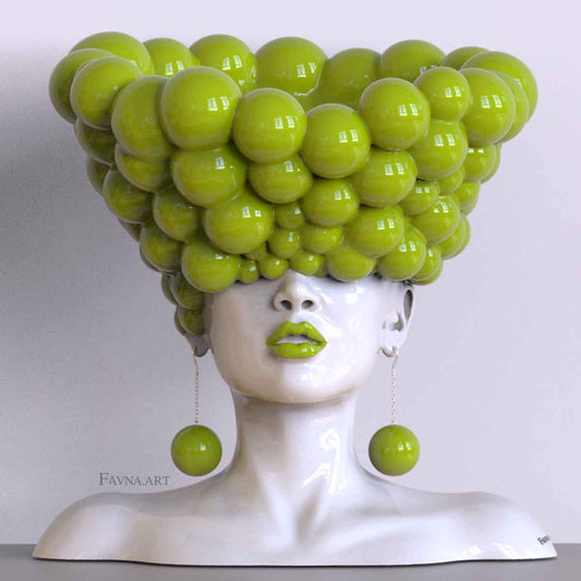 Scultura contemporanea per interni moderni, statua femminile a busto con sfere lime