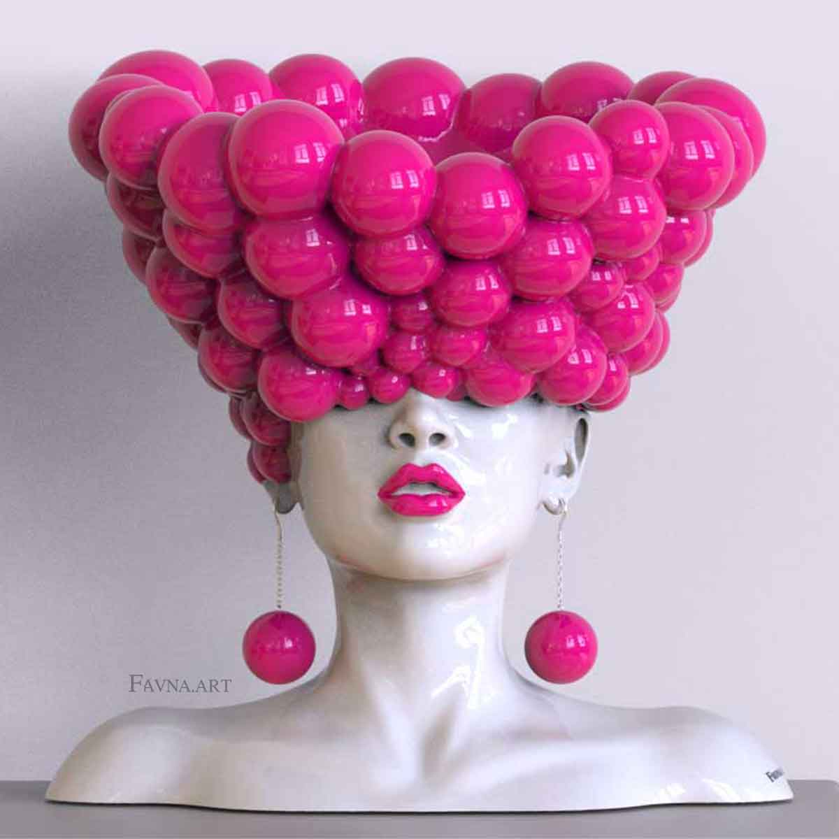 Scultura contemporanea per interni moderni, statua femminile a busto con sfere rosse barbie