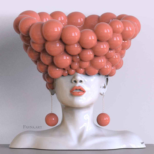 Scultura contemporanea per interni moderni, statua femminile a busto con sfere corallo