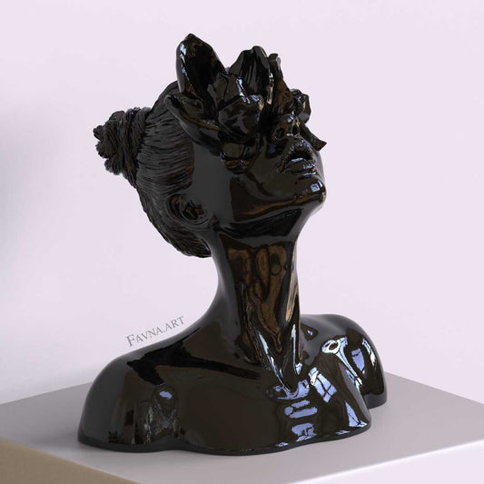 Scultura moderna di design per interni contemporanei, statua femminile a busto con fiori negli occhi. Scultura artistica moderna di colore nero
