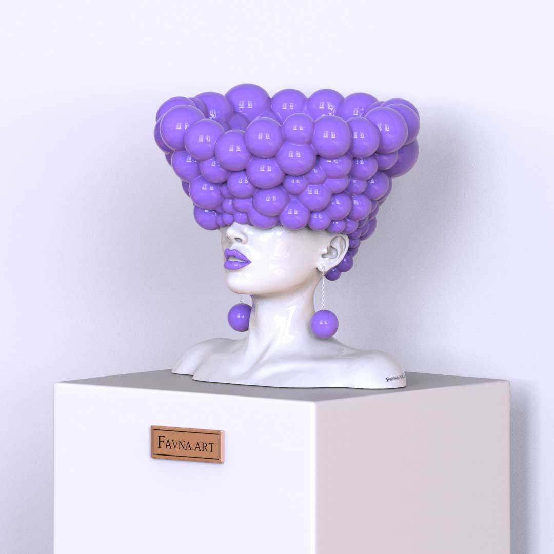 Scultura di donna "Pensieri" lavanda