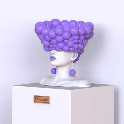 Sculpture of a woman "Thoughts" lavanda