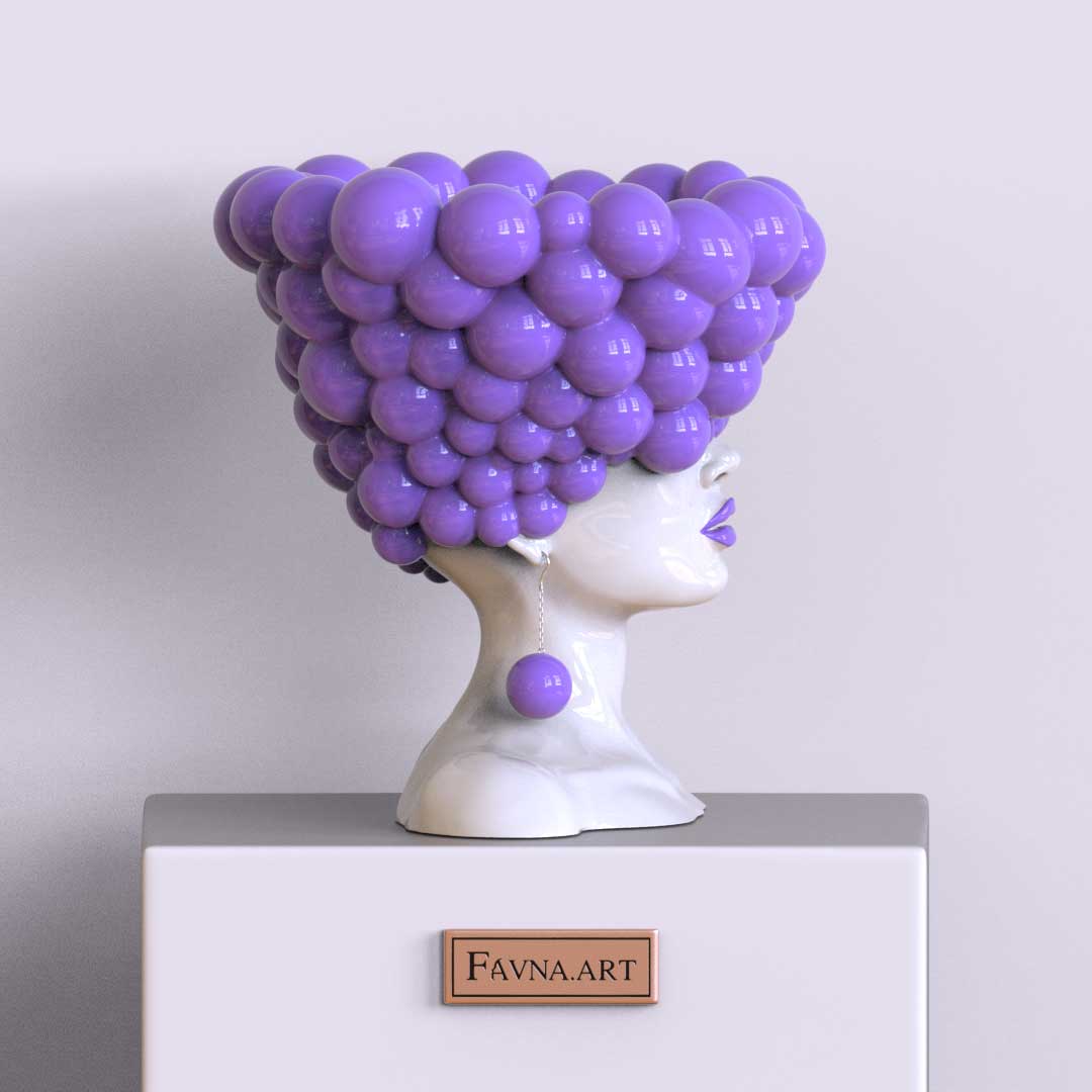 Sculpture of a woman "Thoughts" lavanda