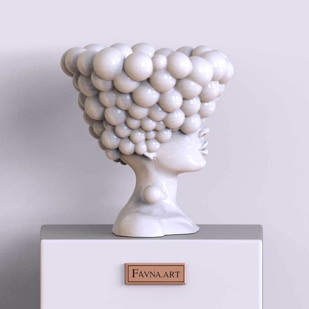 Scultura di donna "Pensieri" bianca 